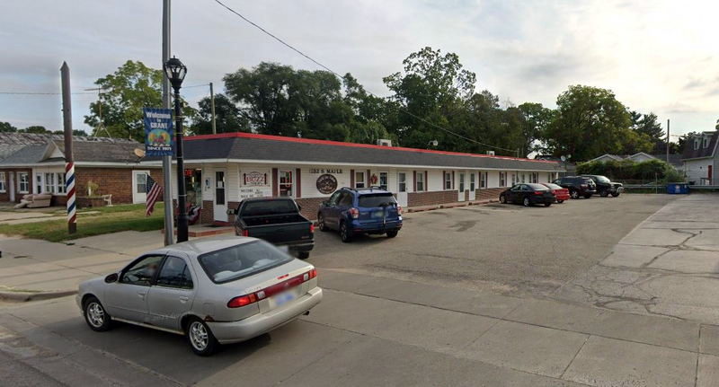 Johnnys Motel and Restaurant (Barrys Buzz Shop) - 2021 Street View